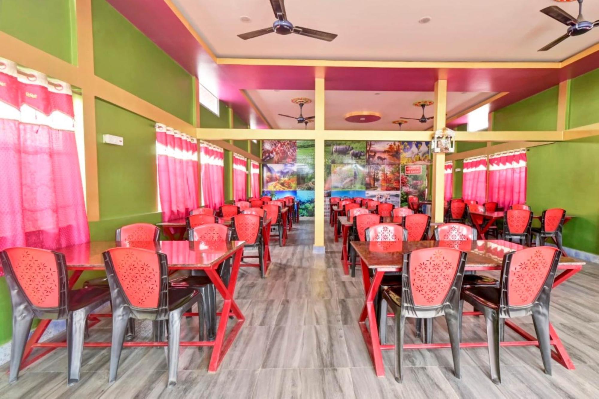 Hotel O Welcome Resort & Family Restaurant Barpeta Esterno foto